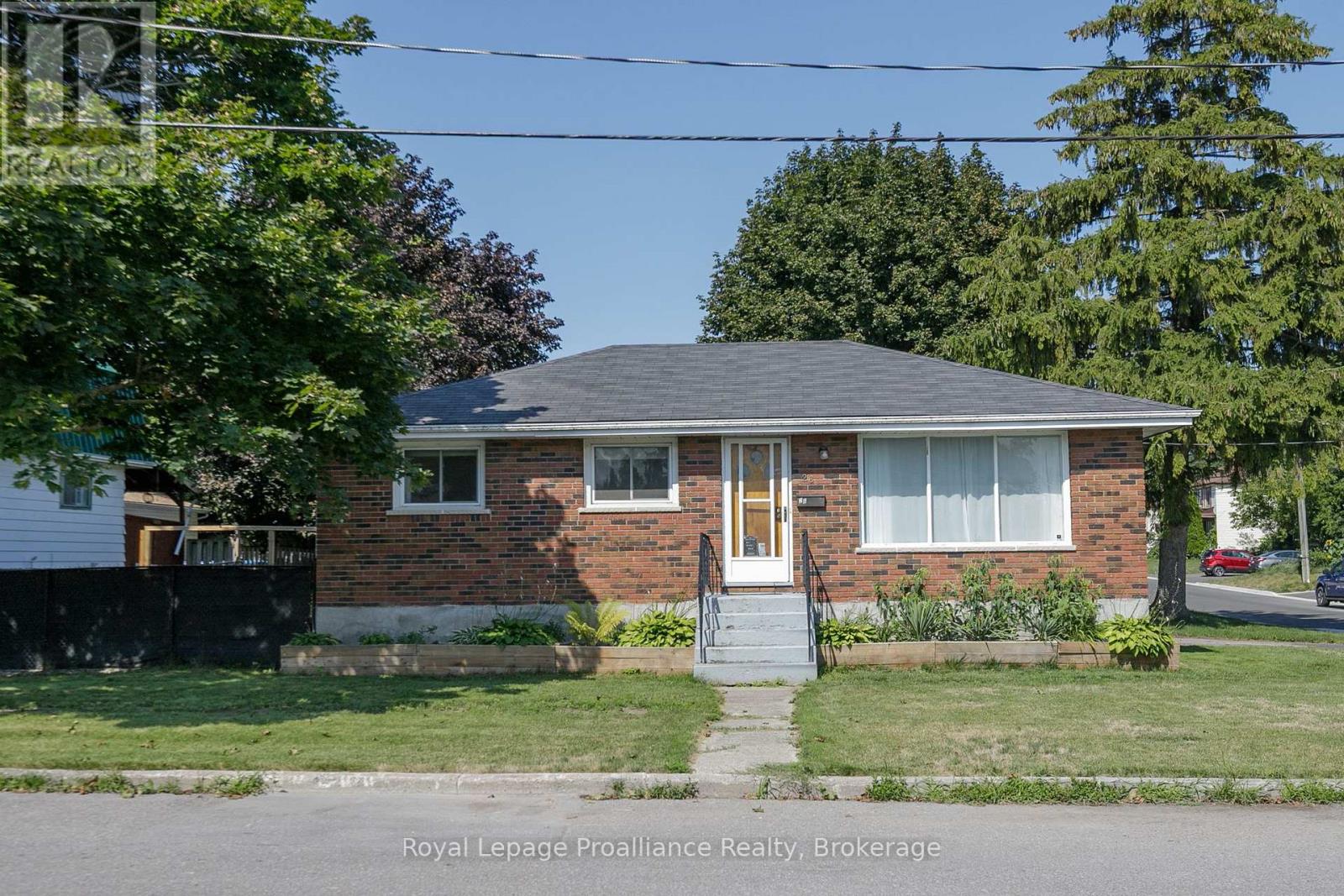 26 JAMES STREET, Quinte West, Ontario