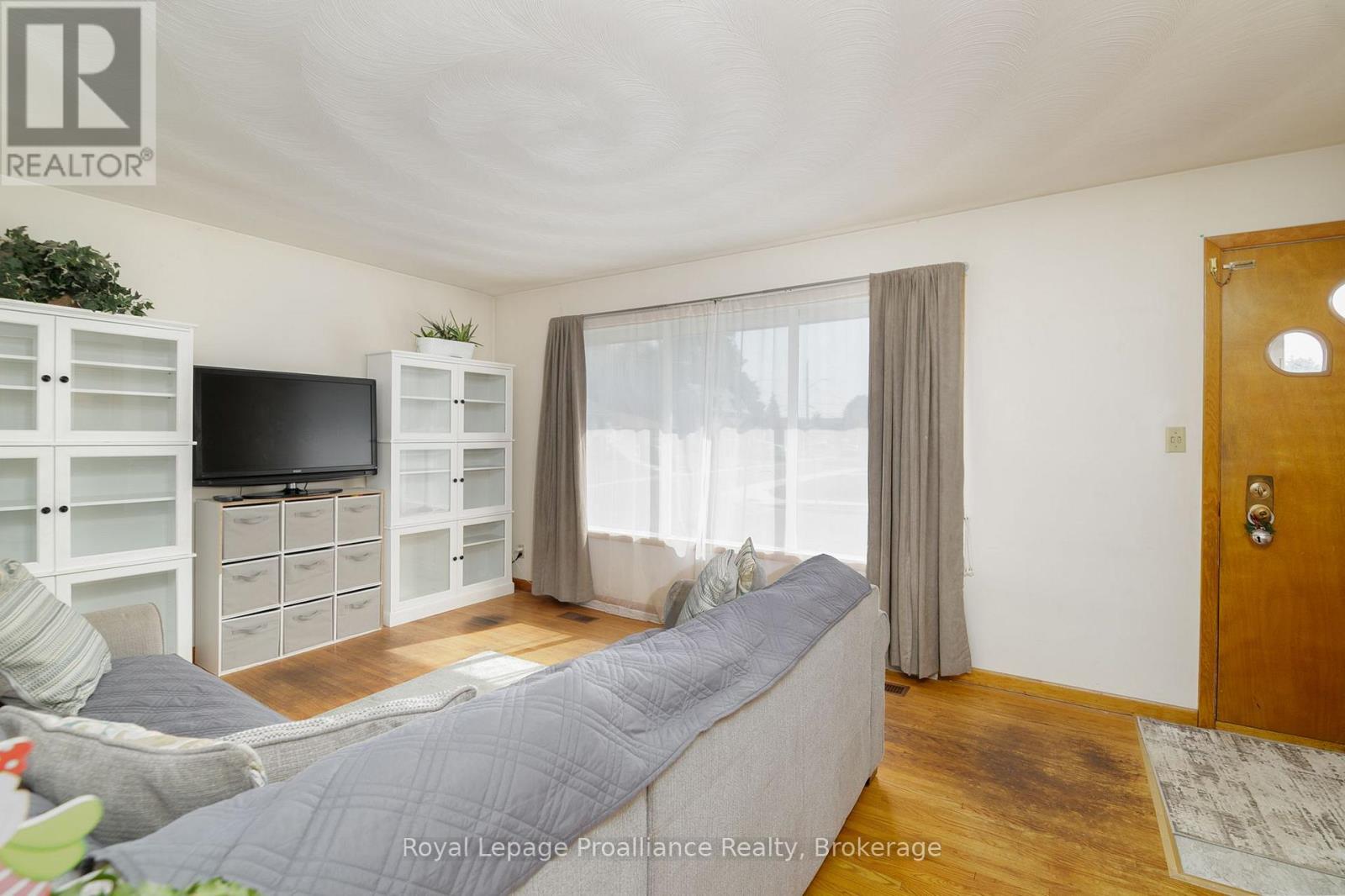 26 James Street, Quinte West, Ontario  K8V 2W9 - Photo 4 - X13649032