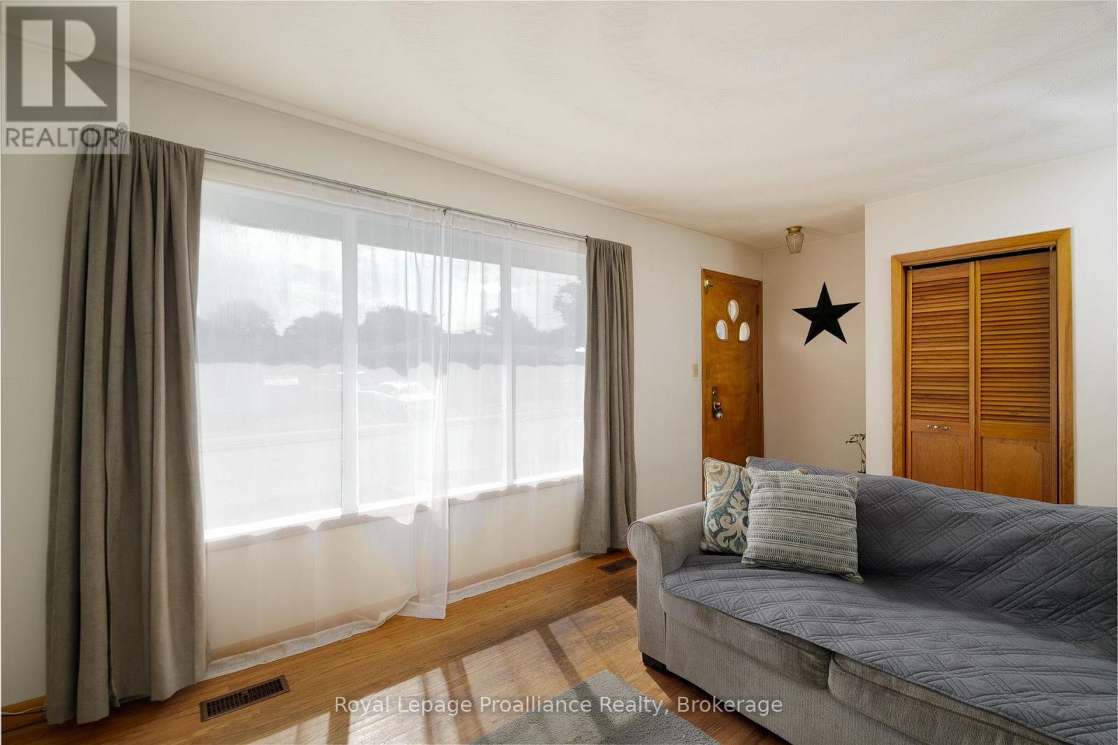 26 James Street, Quinte West, Ontario  K8V 2W9 - Photo 5 - X13649032