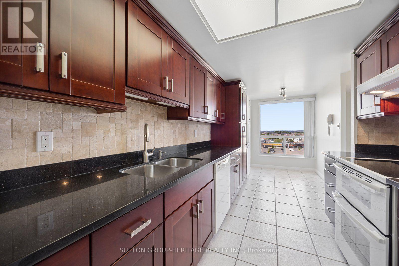 1207 - 712 Rossland Road E, Whitby, Ontario  L1N 9E8 - Photo 16 - E13649188