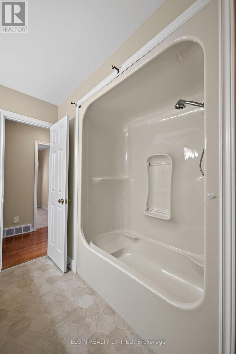 108 Manor Road, St. Thomas, Ontario  N5R 5S3 - Photo 20 - X13649122