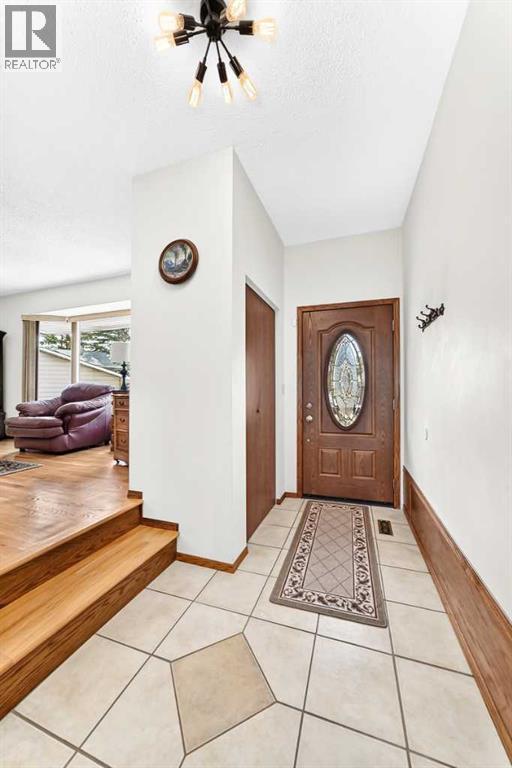 3 43 Avenue Close, Lacombe, Alberta  T4L 1V8 - Photo 4 - A2333867