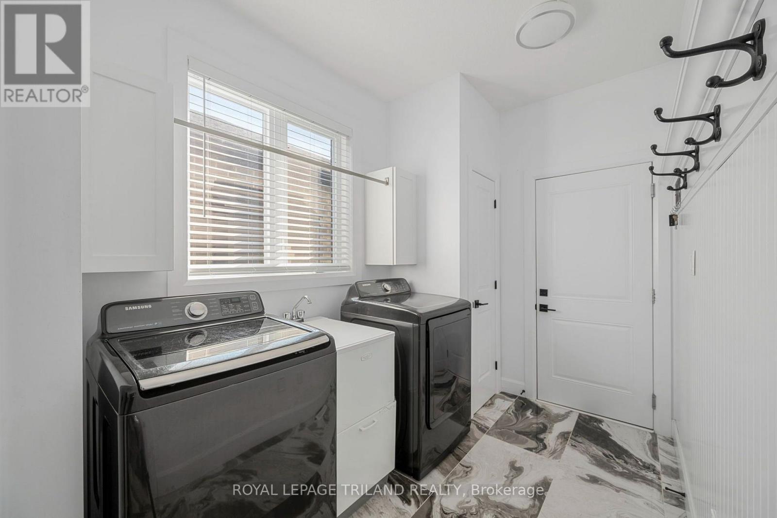 21 Armstrong Street, Strathroy-Caradoc (Mount Brydges), Ontario  N0L 1W0 - Photo 18 - X13649136