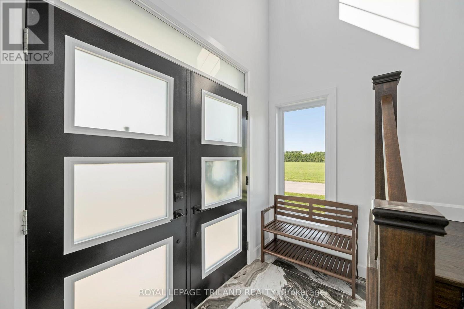 21 Armstrong Street, Strathroy-Caradoc (Mount Brydges), Ontario  N0L 1W0 - Photo 5 - X13649136