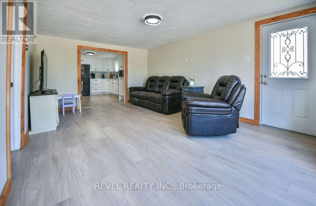 47 Essa Avenue, Timmins, Ontario  P0N 1H0 - Photo 3 - T13649196