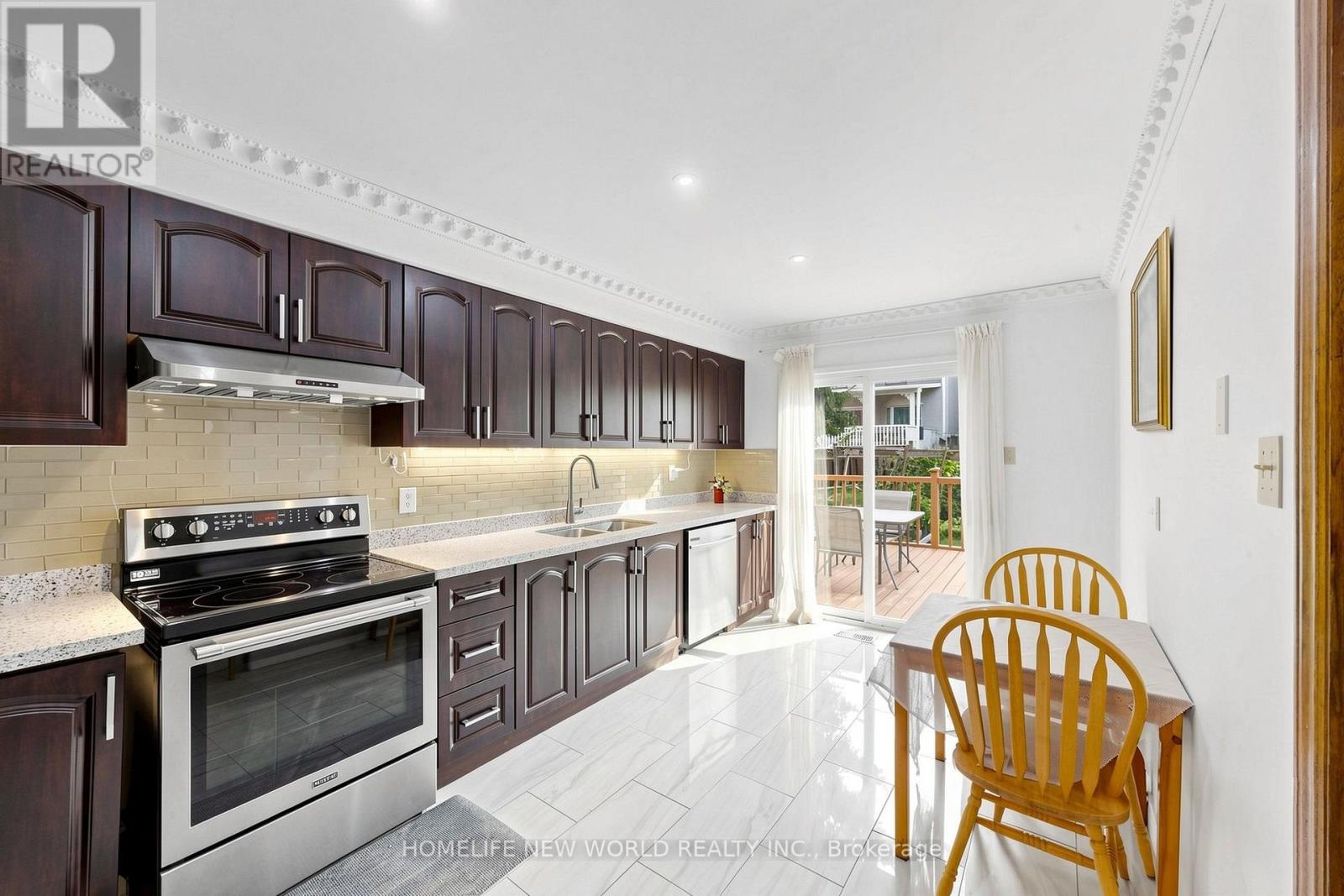 65 Tangmere Crescent, Markham, Ontario  L3R 6Y6 - Photo 11 - N13649058