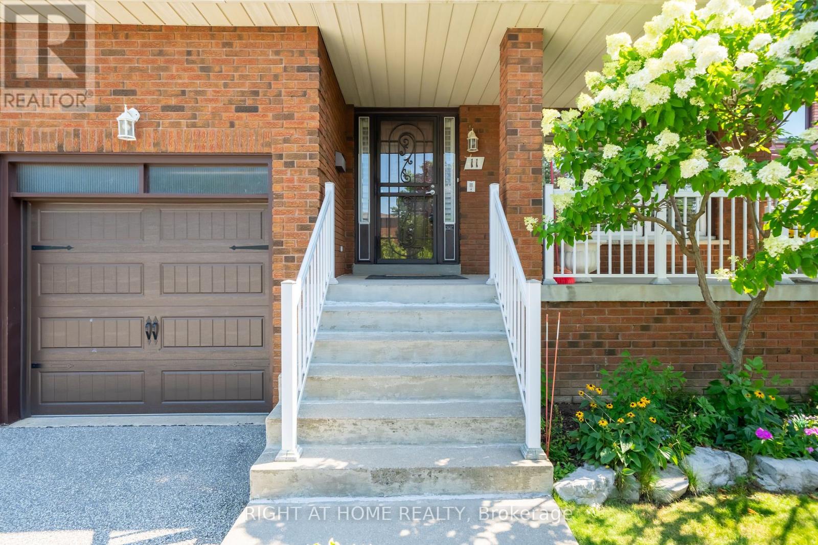 11 Timber Lane, Vaughan, Ontario  L4L 3J6 - Photo 2 - N13649110