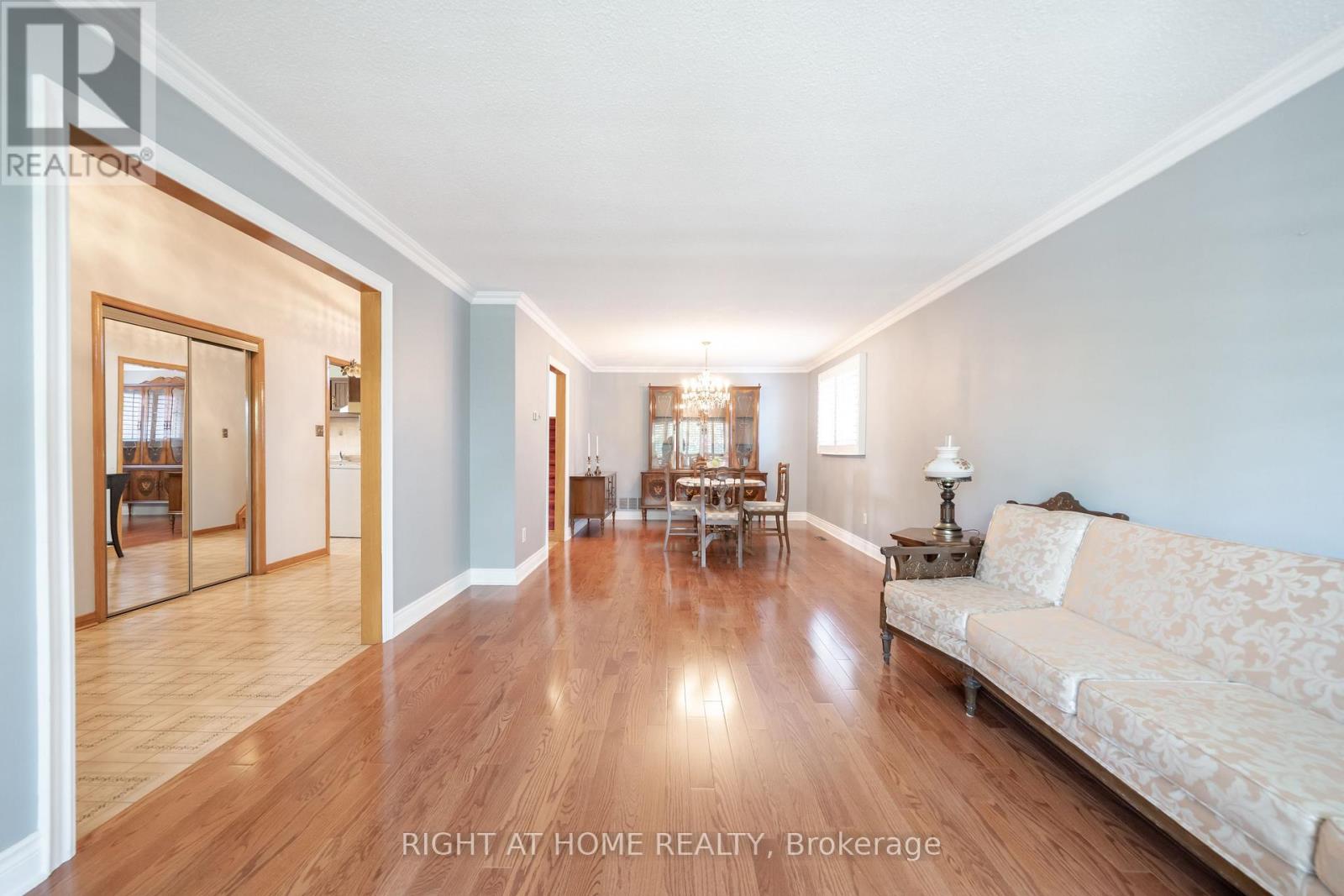 11 Timber Lane, Vaughan, Ontario  L4L 3J6 - Photo 6 - N13649110