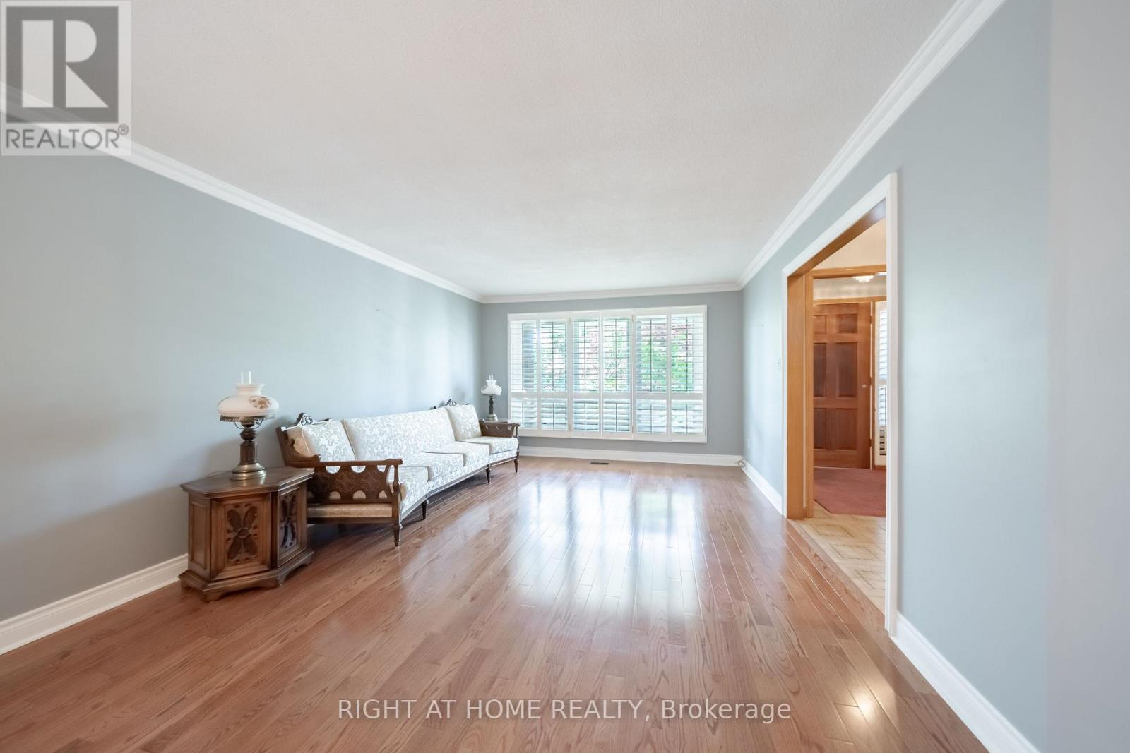 11 Timber Lane, Vaughan, Ontario  L4L 3J6 - Photo 7 - N13649110