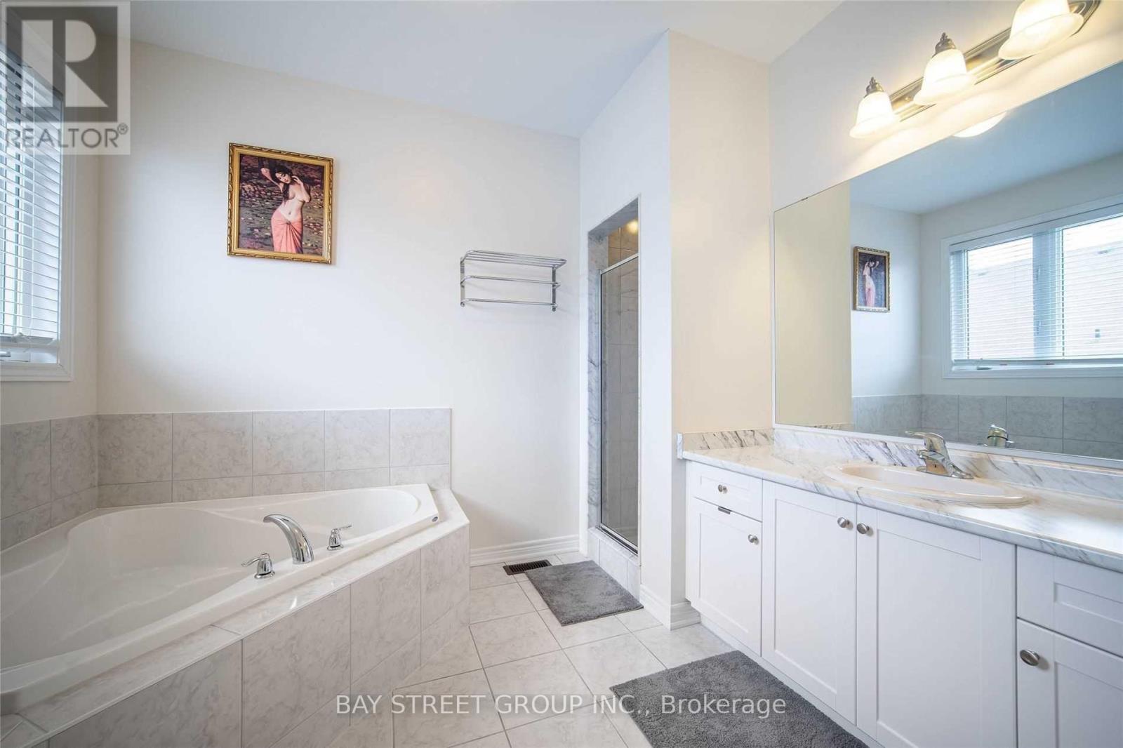 6 Wagner Drive, Markham, Ontario L6C 0W1 - Photo 3 - N13649238