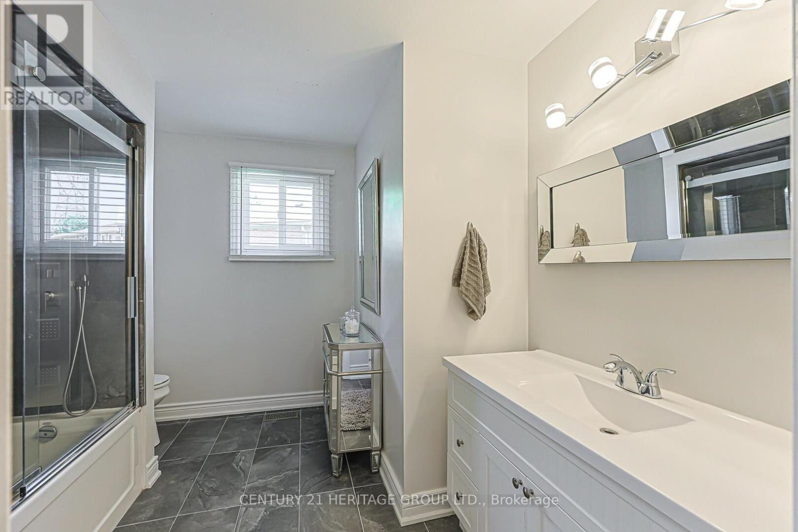 12 Gres Court, Bradford West Gwillimbury, Ontario  L3Z 2S4 - Photo 25 - N13649282
