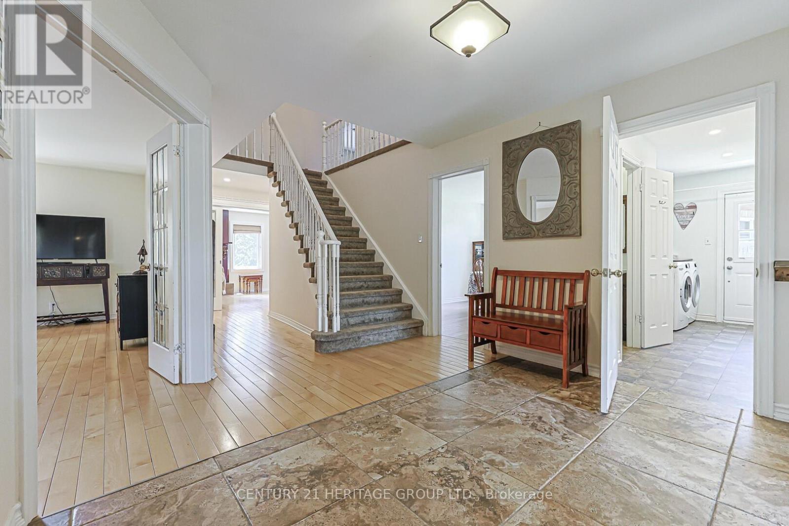 12 Gres Court, Bradford West Gwillimbury, Ontario  L3Z 2S4 - Photo 7 - N13649282