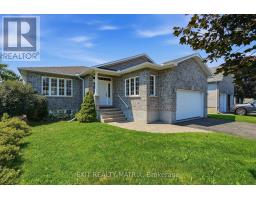 28 STATION TRAIL STREET, Russell, Ontario