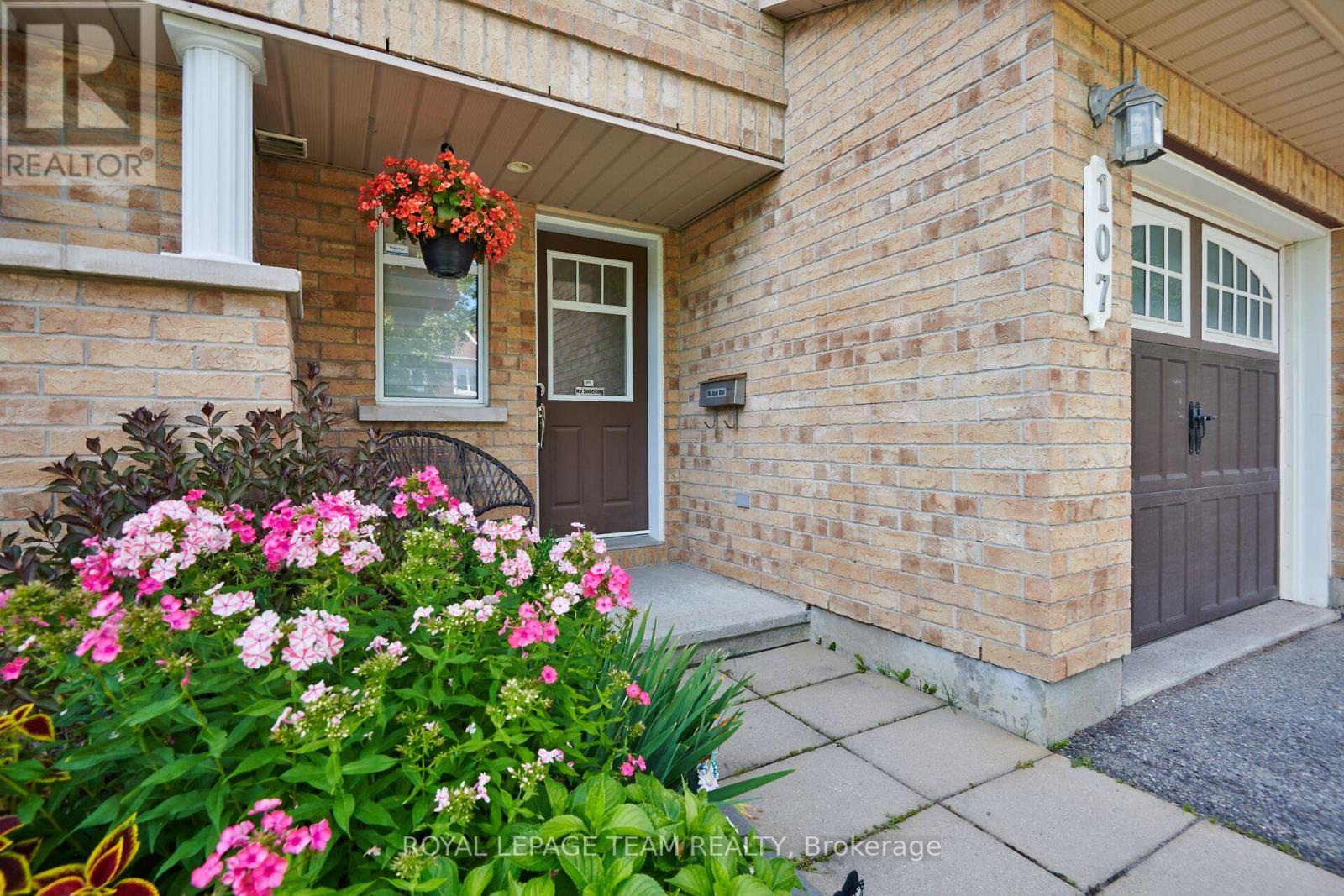 107 Garrity Crescent, Ottawa, Ontario  K2J 3T4 - Photo 2 - X13649246