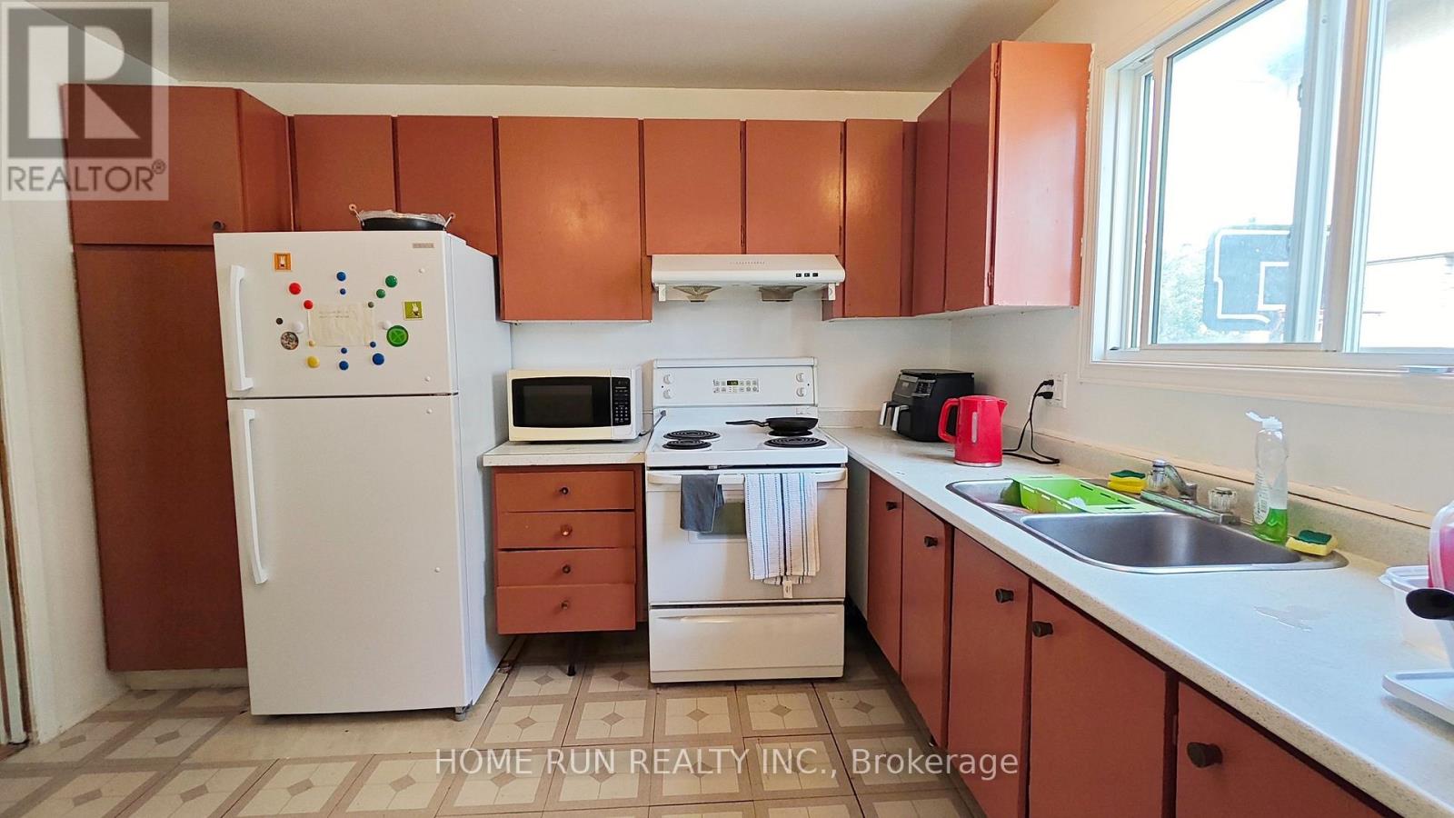 1023 Meadowlands Drive, Ottawa, Ontario  K2C 0K5 - Photo 11 - X13649280