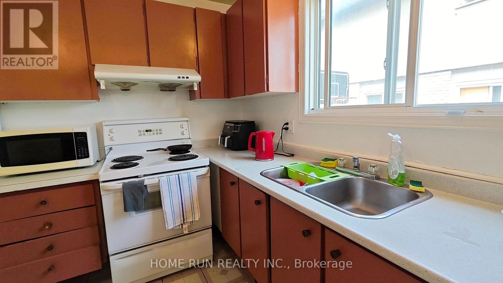 1023 Meadowlands Drive, Ottawa, Ontario  K2C 0K5 - Photo 12 - X13649280