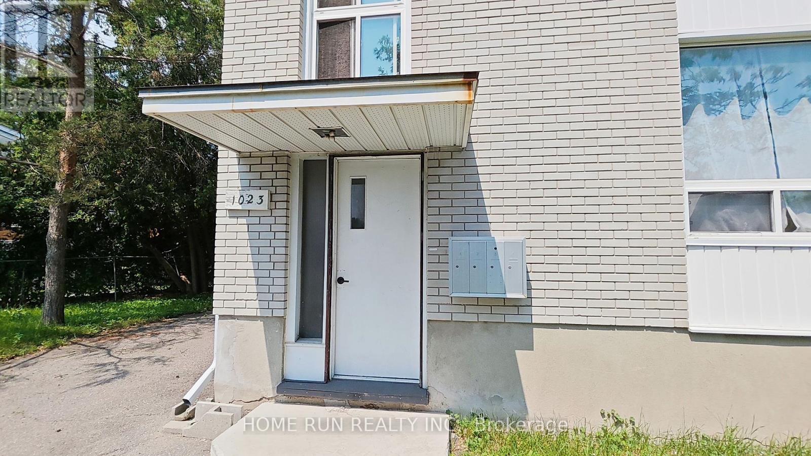 1023 Meadowlands Drive, Ottawa, Ontario  K2C 0K5 - Photo 4 - X13649280