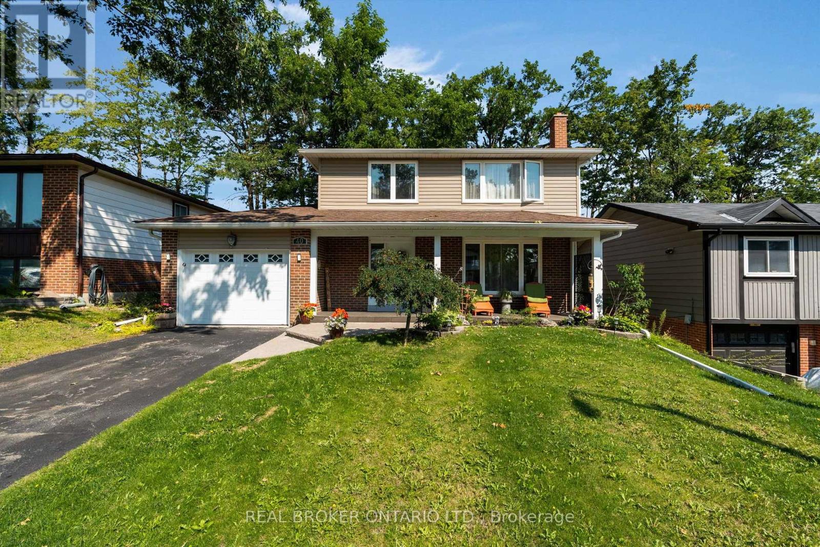 40 FARMINGDALE CRESCENT, Barrie, Ontario
