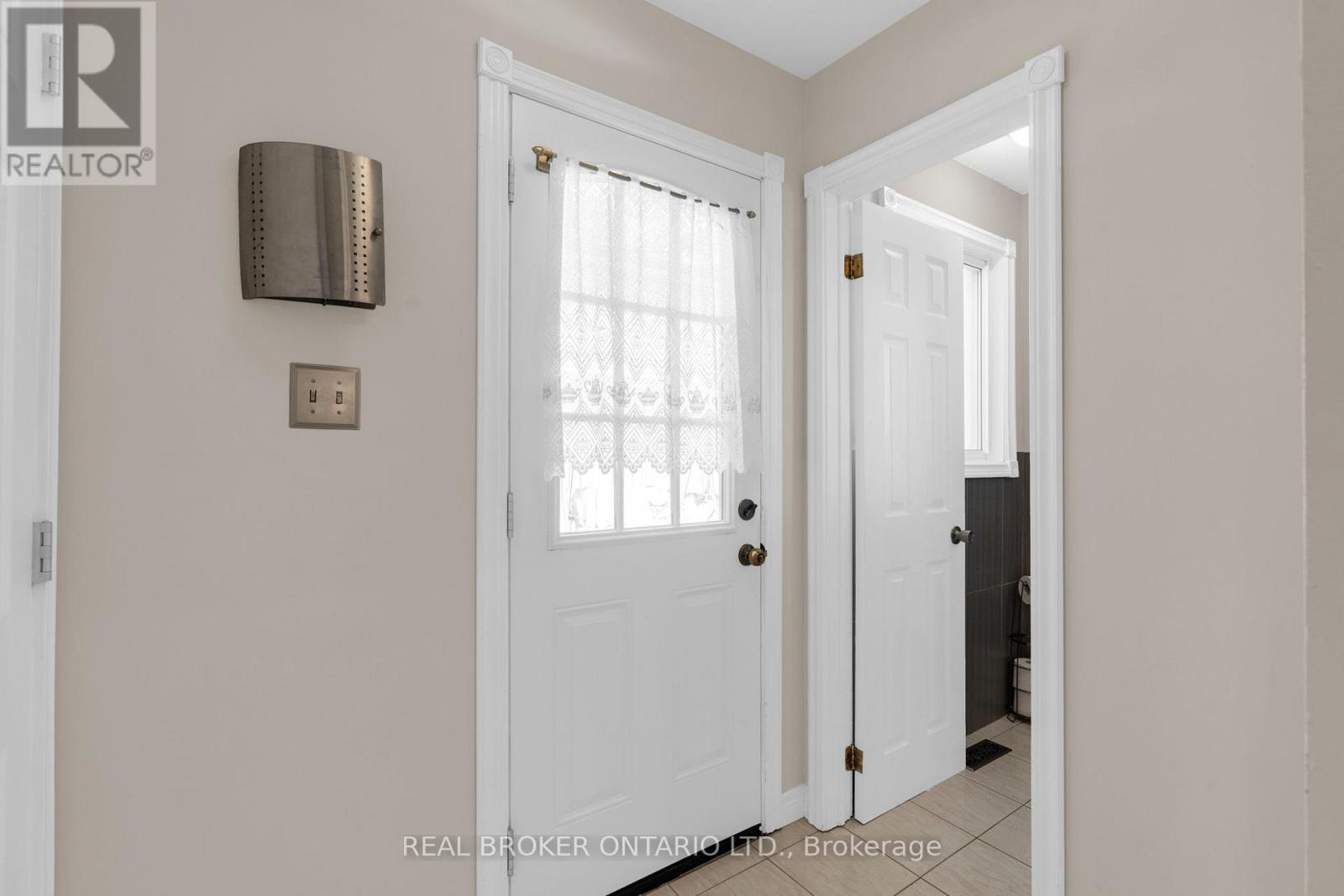 40 Farmingdale Crescent, Barrie (Cundles East), Ontario  L4M 5E5 - Photo 16 - S13649078