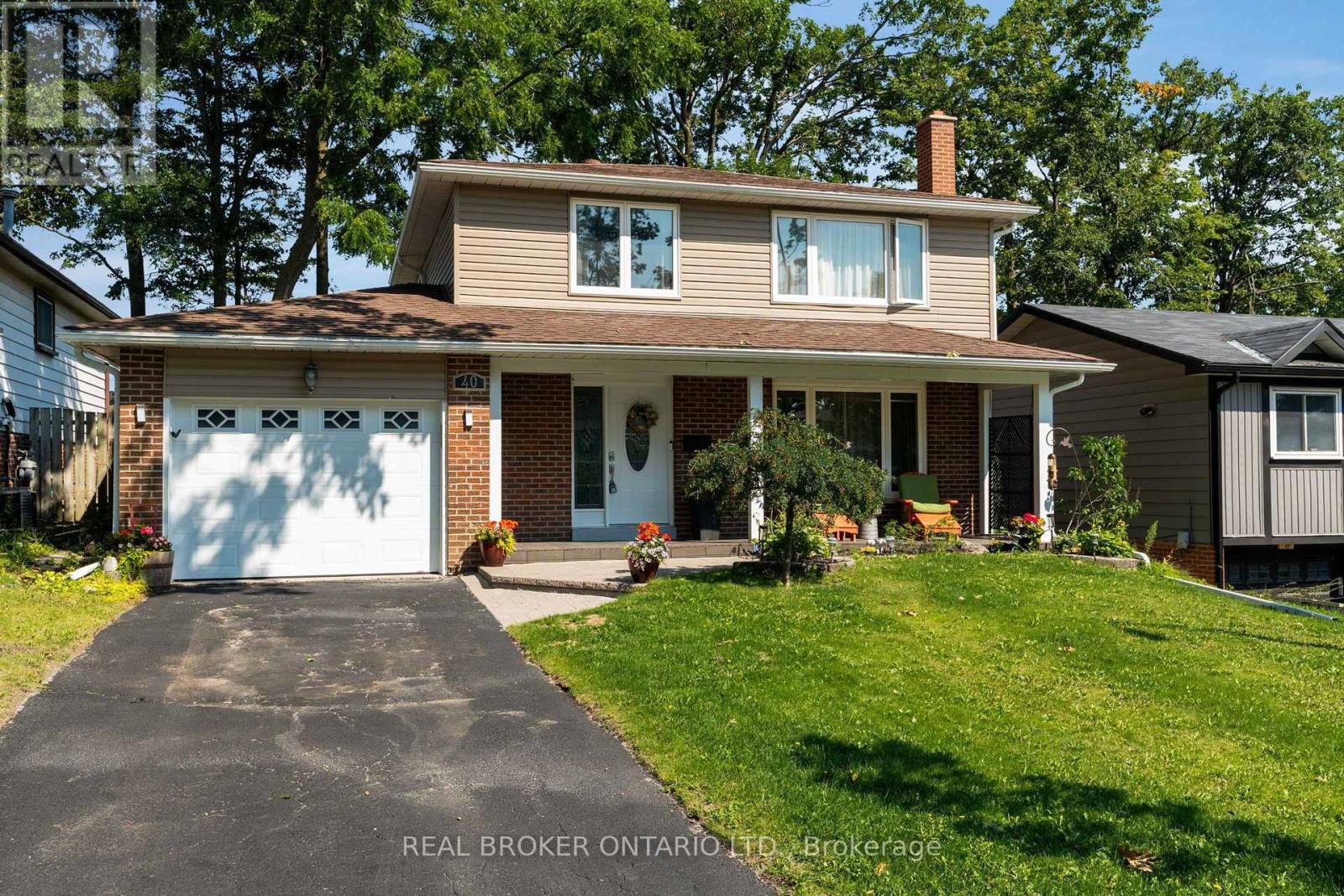 40 Farmingdale Crescent, Barrie (Cundles East), Ontario  L4M 5E5 - Photo 2 - S13649078