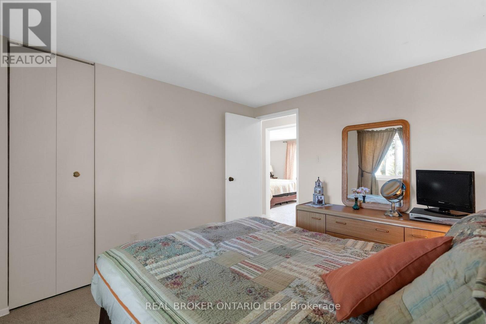 40 Farmingdale Crescent, Barrie (Cundles East), Ontario  L4M 5E5 - Photo 23 - S13649078