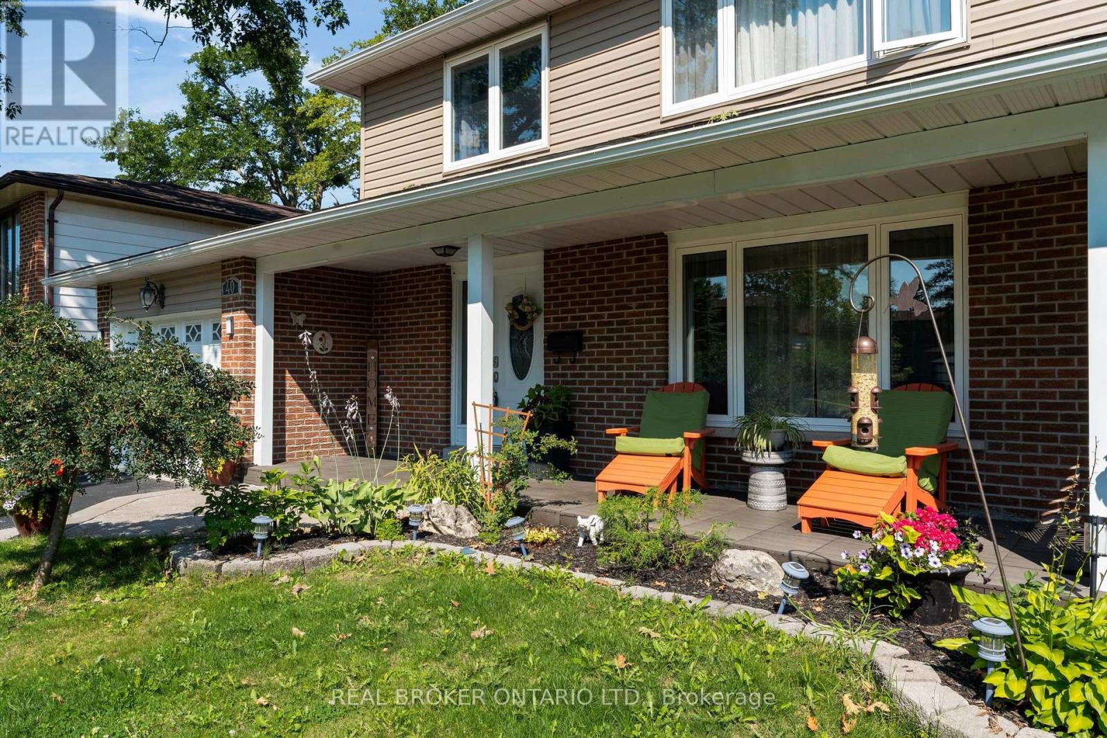 40 Farmingdale Crescent, Barrie (Cundles East), Ontario  L4M 5E5 - Photo 3 - S13649078