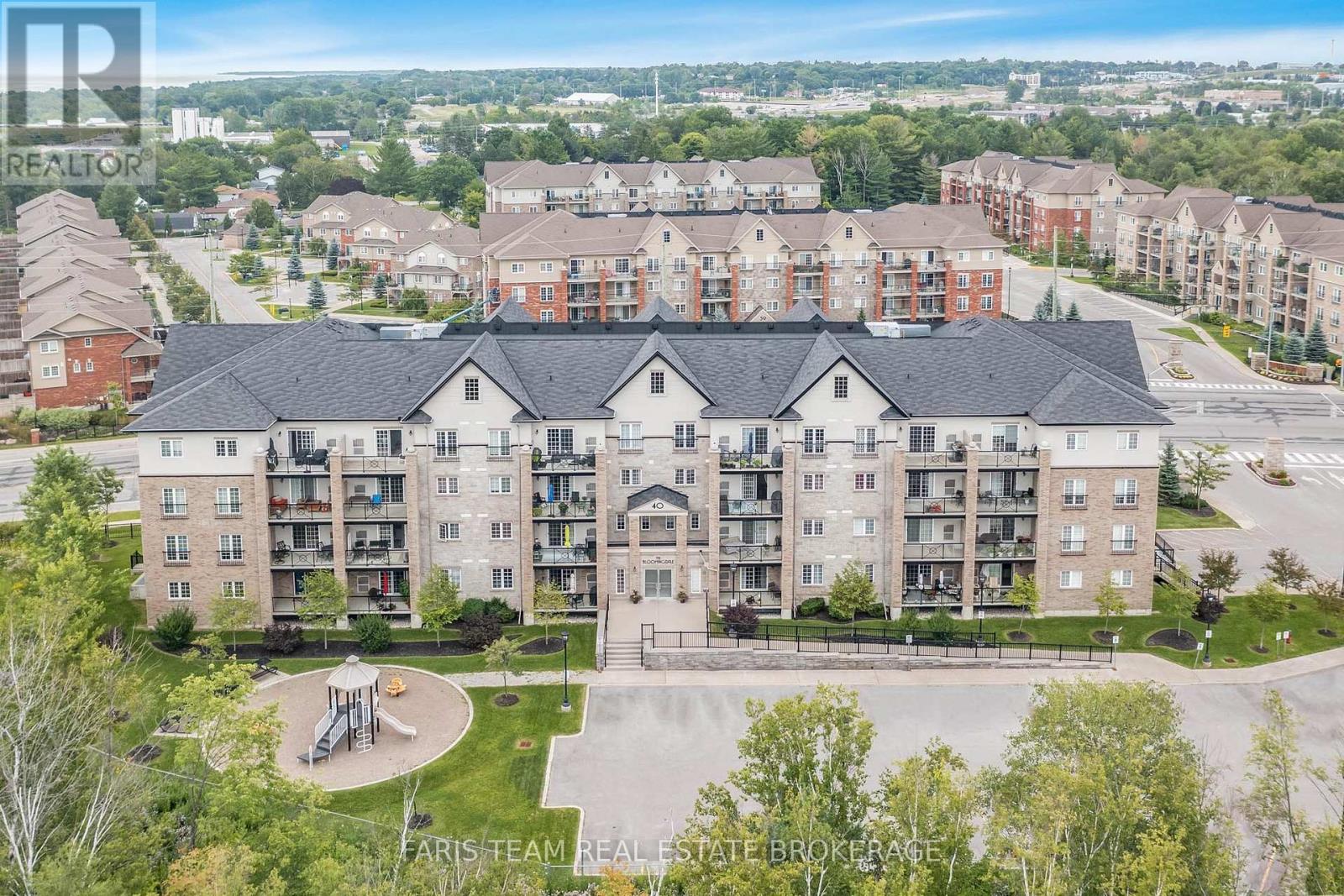 210 - 40 FERNDALE DRIVE S, Barrie, Ontario