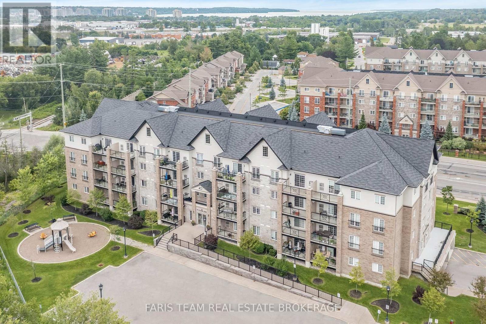 210 - 40 Ferndale Drive S, Barrie, Ontario  L4N 2L3 - Photo 33 - S13649096