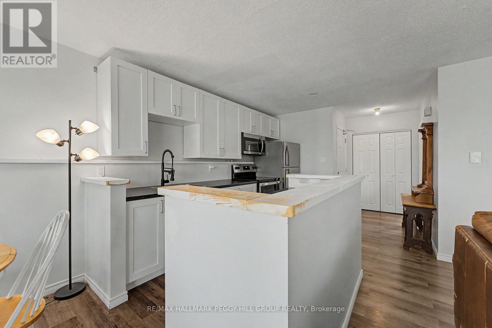 22 Olive Crescent, Orillia, Ontario  L3V 1G1 - Photo 7 - S13649236