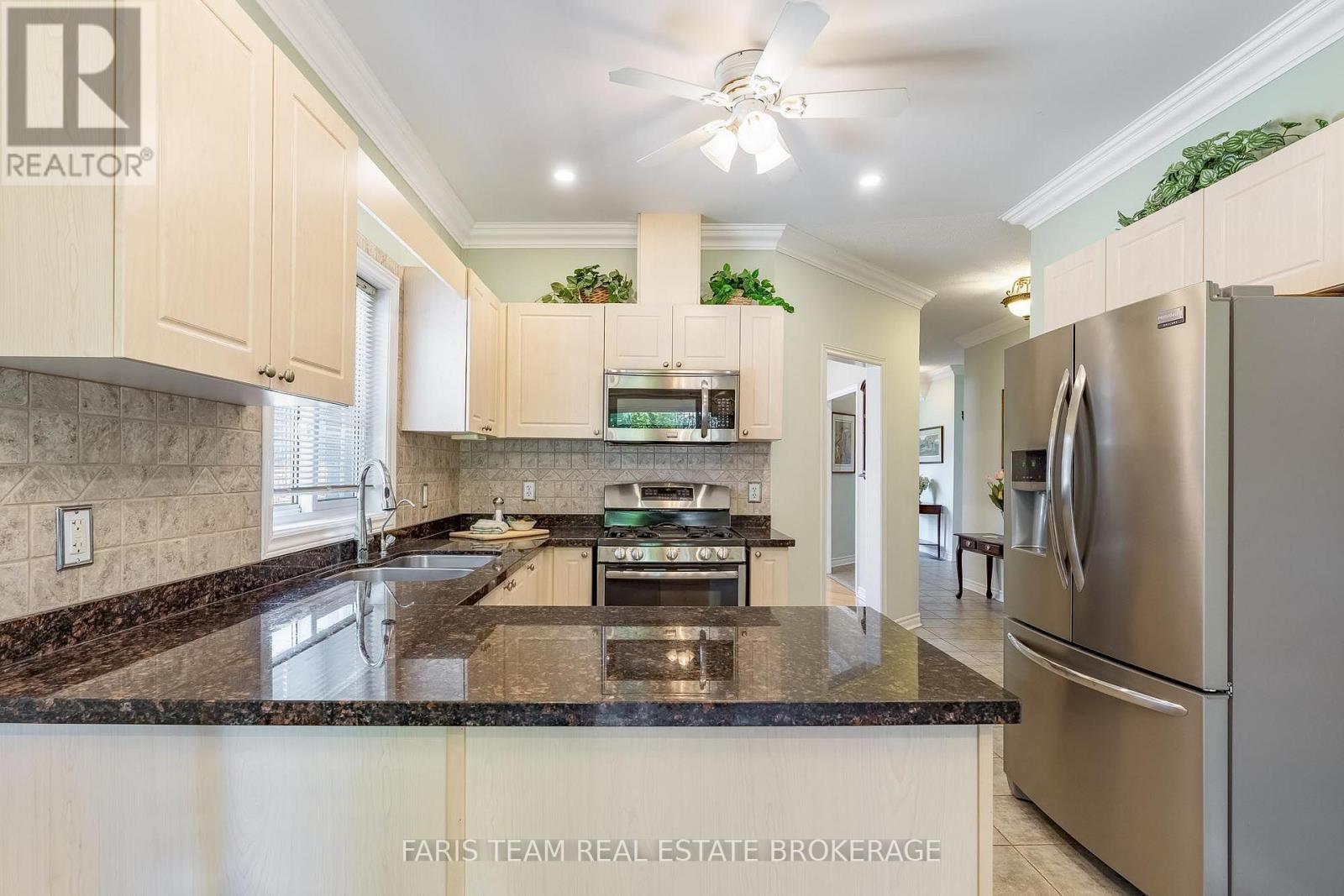 83 Joseph Crescent, Barrie, Ontario  L4N 0Y2 - Photo 9 - S13649296