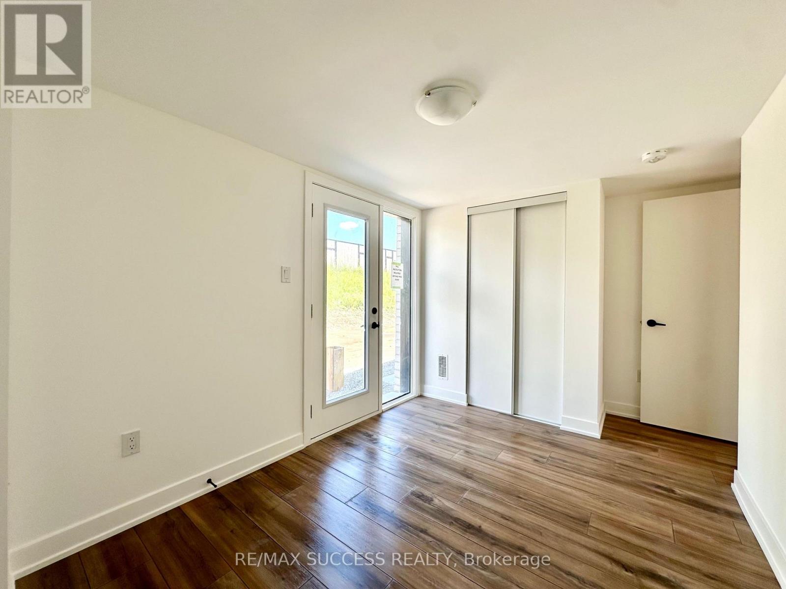 49 Flan Boulevard, Barrie, Ontario L9J 0E1 - Photo 6 - S13649310