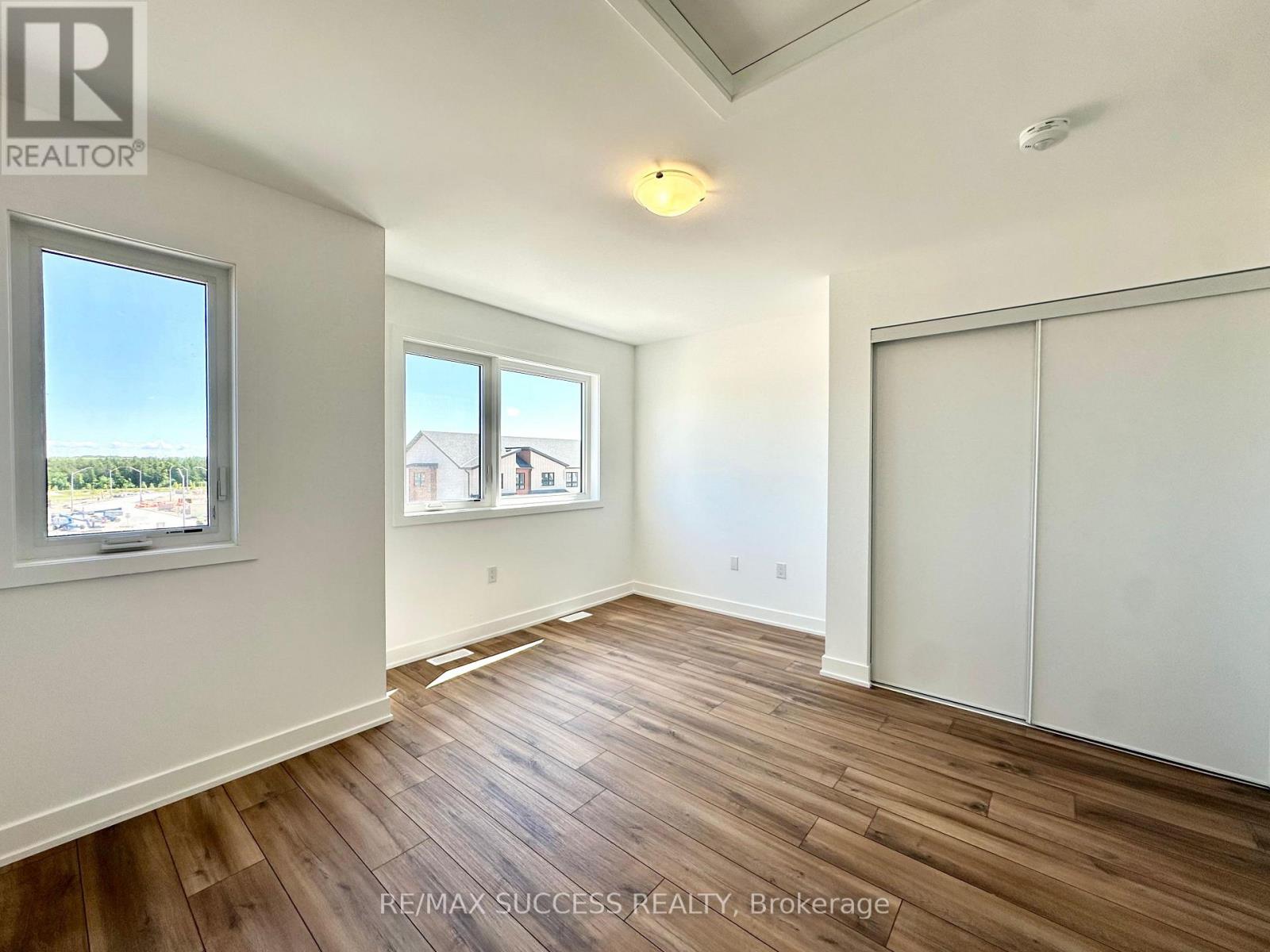 49 Flan Boulevard, Barrie, Ontario L9J 0E1 - Photo 7 - S13649310