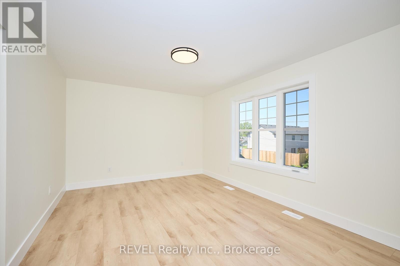 Upper Unit - 4650 Belfast Avenue, Niagara Falls, Ontario  L2E 4G3 - Photo 11 - X13649240