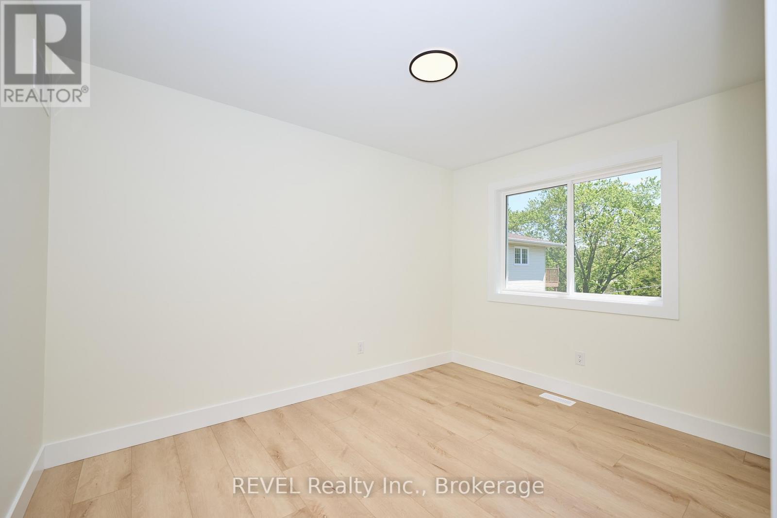 Upper Unit - 4650 Belfast Avenue, Niagara Falls, Ontario  L2E 4G3 - Photo 15 - X13649240
