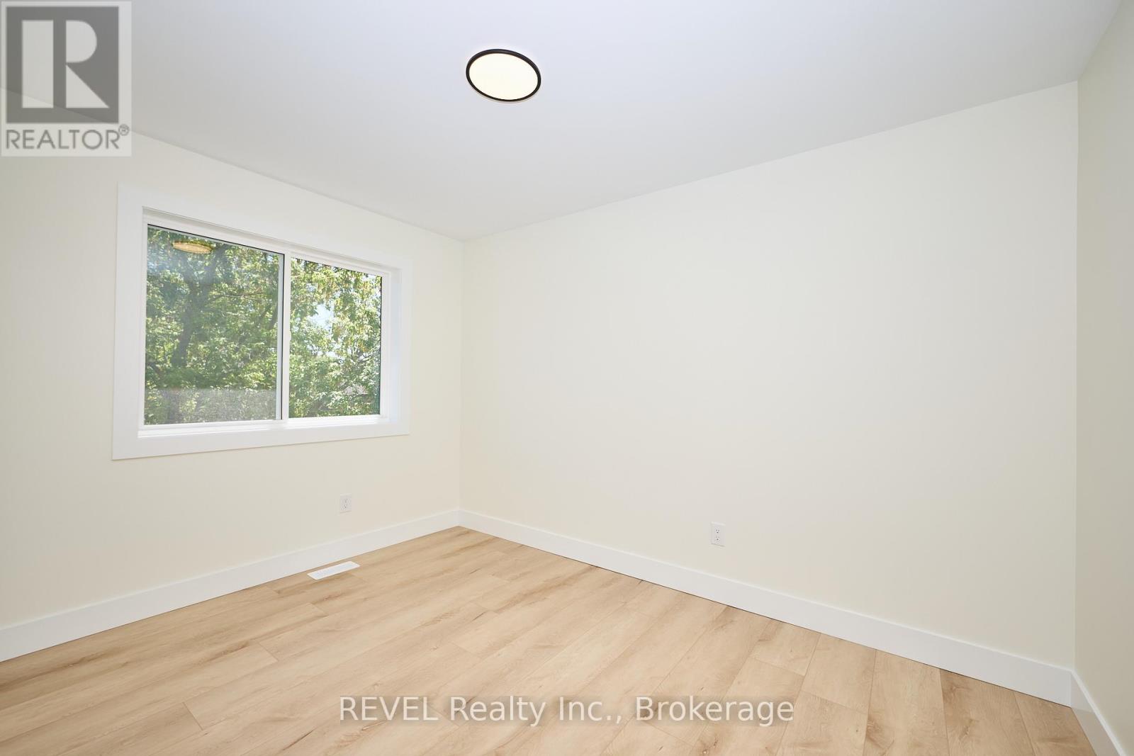 Upper Unit - 4650 Belfast Avenue, Niagara Falls, Ontario  L2E 4G3 - Photo 21 - X13649240