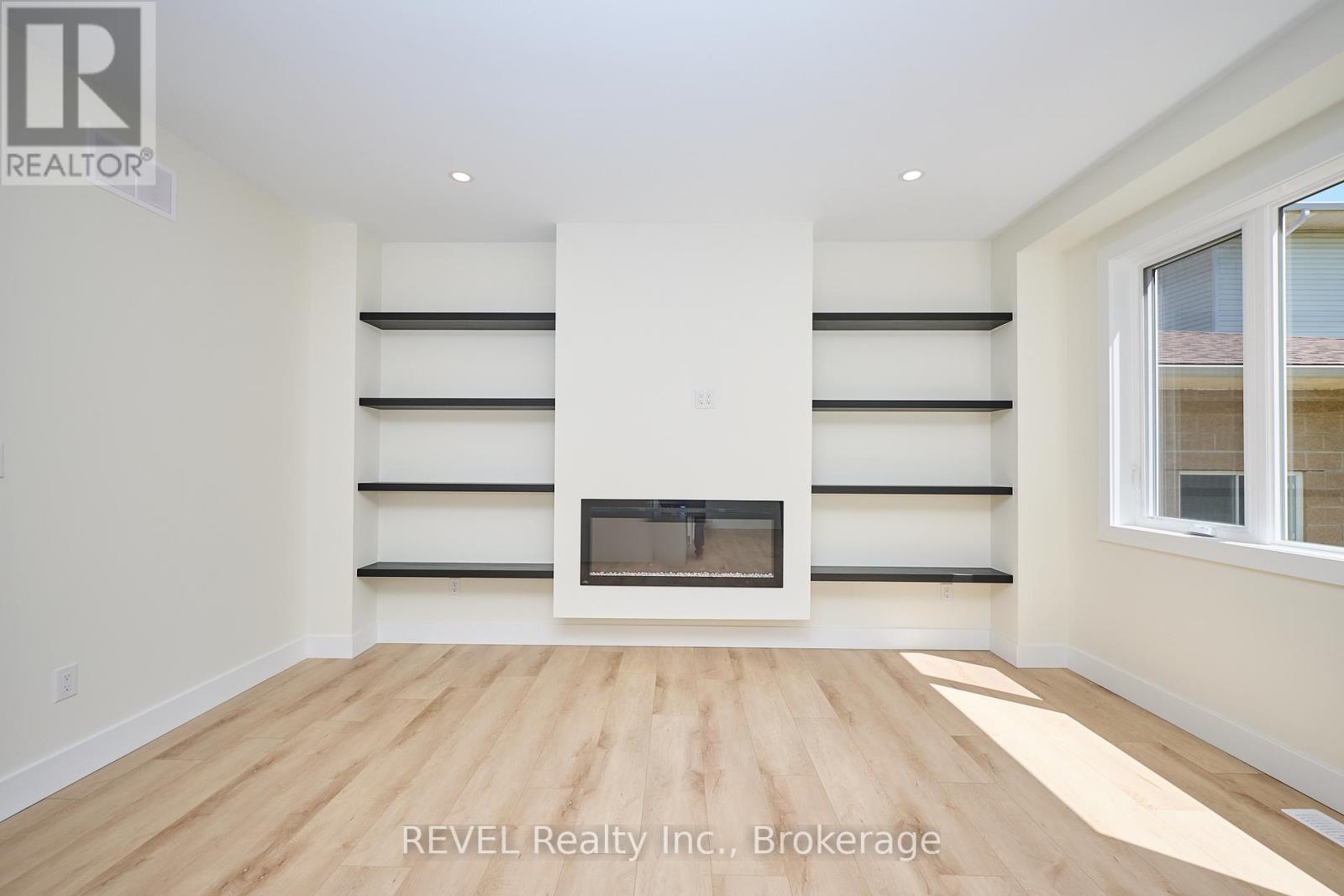 Upper Unit - 4650 Belfast Avenue, Niagara Falls, Ontario  L2E 4G3 - Photo 5 - X13649240
