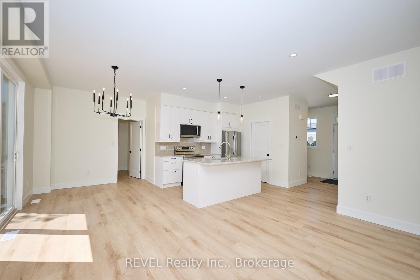 Upper Unit - 4650 Belfast Avenue, Niagara Falls, Ontario  L2E 4G3 - Photo 6 - X13649240