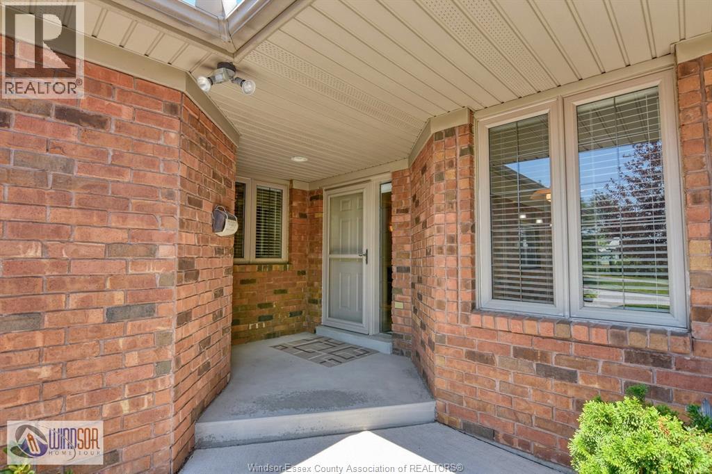 1664 Naples, Lasalle, Ontario  N9J 3Y9 - Photo 3 - 26019163