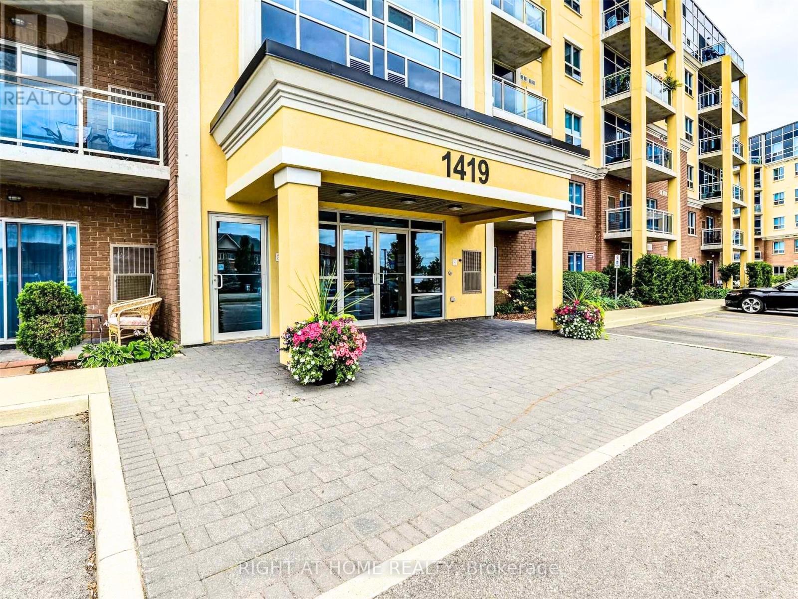 308 - 1419 Costigan Road, Milton, Ontario  L9T 2L4 - Photo 3 - W13649036