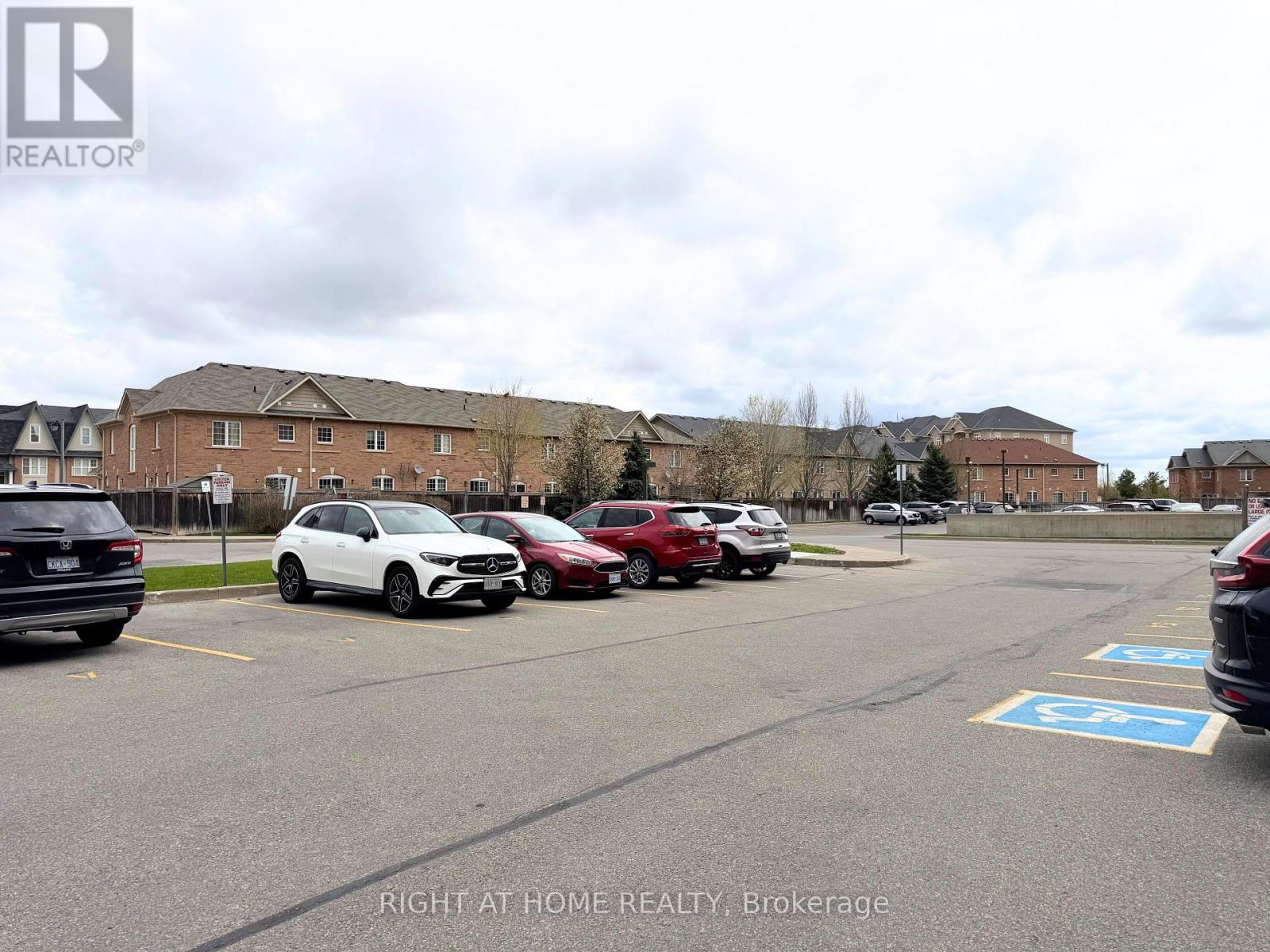 308 - 1419 Costigan Road, Milton, Ontario  L9T 2L4 - Photo 4 - W13649036