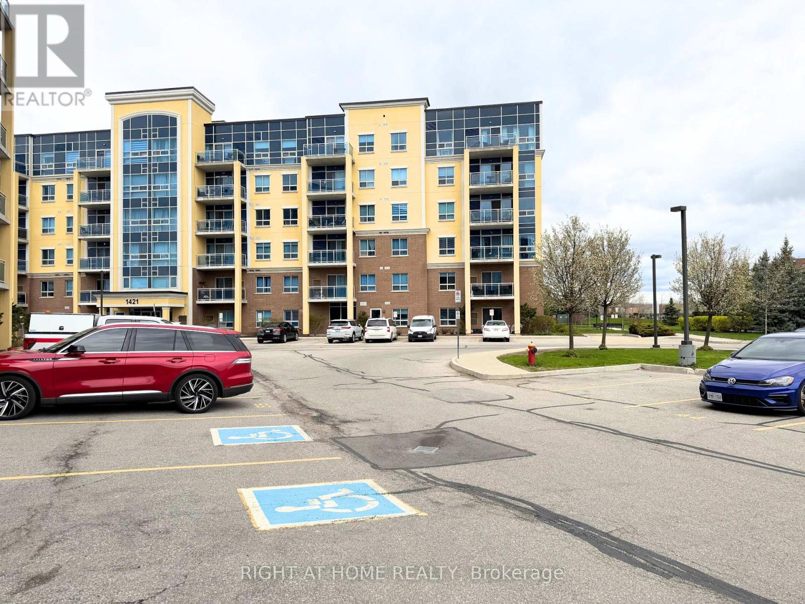 308 - 1419 Costigan Road, Milton, Ontario  L9T 2L4 - Photo 5 - W13649036