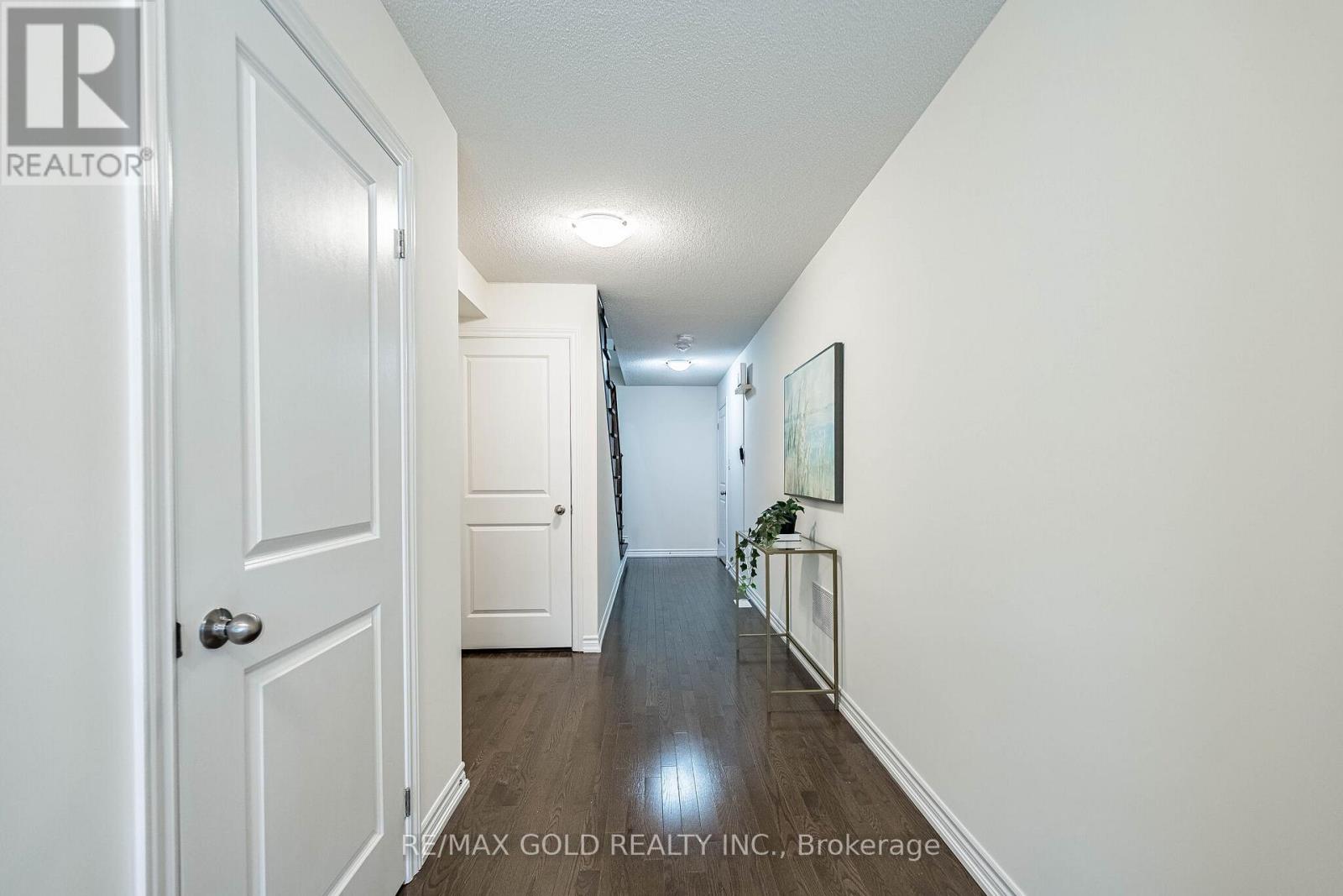 44 Donald Ficht Crescent, Brampton, Ontario  L7A 5H6 - Photo 9 - W13649038