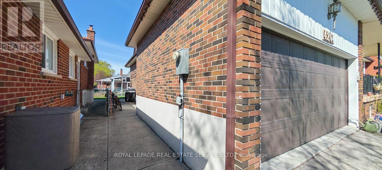 Basement - 4264 Brandon Gate Drive, Mississauga, Ontario  L4T 3K4 - Photo 3 - W13649080