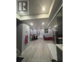 8 MIDMORNING ROAD, Brampton, Ontario