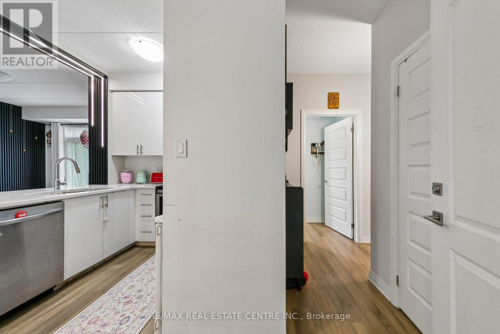 102 - 610 Farmstead Drive, Milton, Ontario  L9T 8X5 - Photo 7 - W13649146
