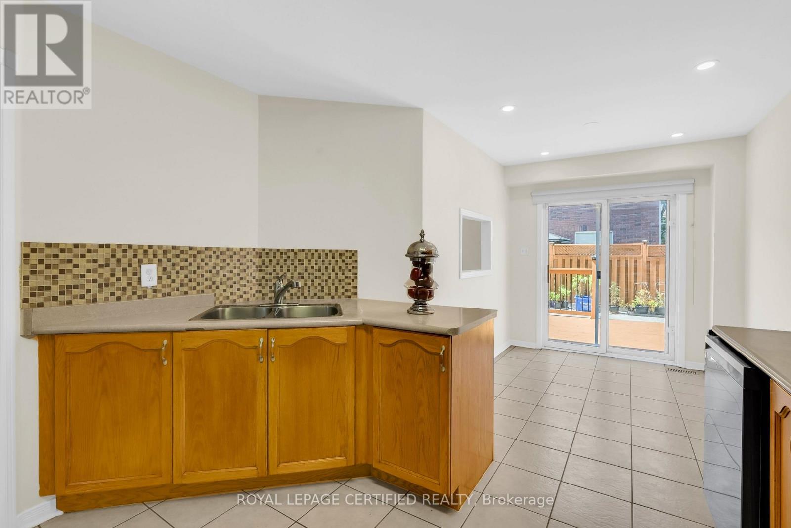 13 Heartleaf Crescent, Brampton, Ontario  L7A 2B9 - Photo 14 - W13649154