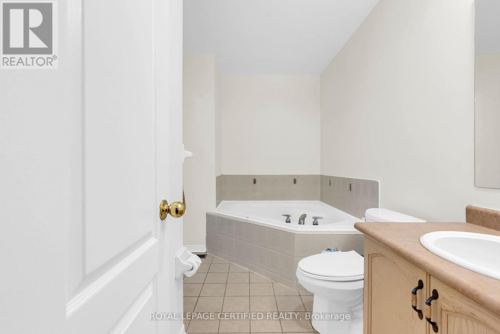 13 Heartleaf Crescent, Brampton, Ontario  L7A 2B9 - Photo 24 - W13649154