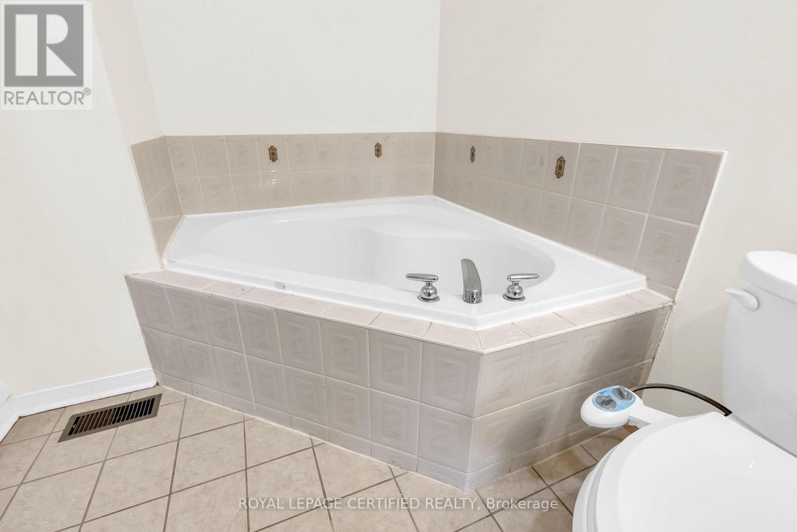 13 Heartleaf Crescent, Brampton, Ontario  L7A 2B9 - Photo 25 - W13649154
