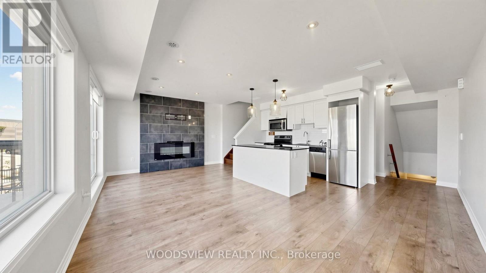 9 - 185 WILLIAM DUNCAN ROAD