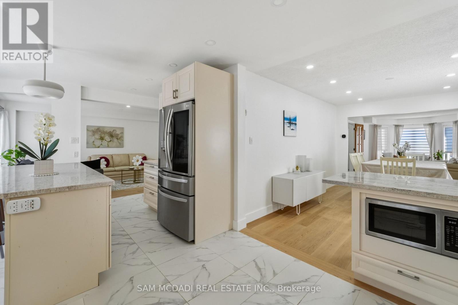 3071 Bayberry Drive, Mississauga, Ontario  L5N 6P1 - Photo 7 - W13649184
